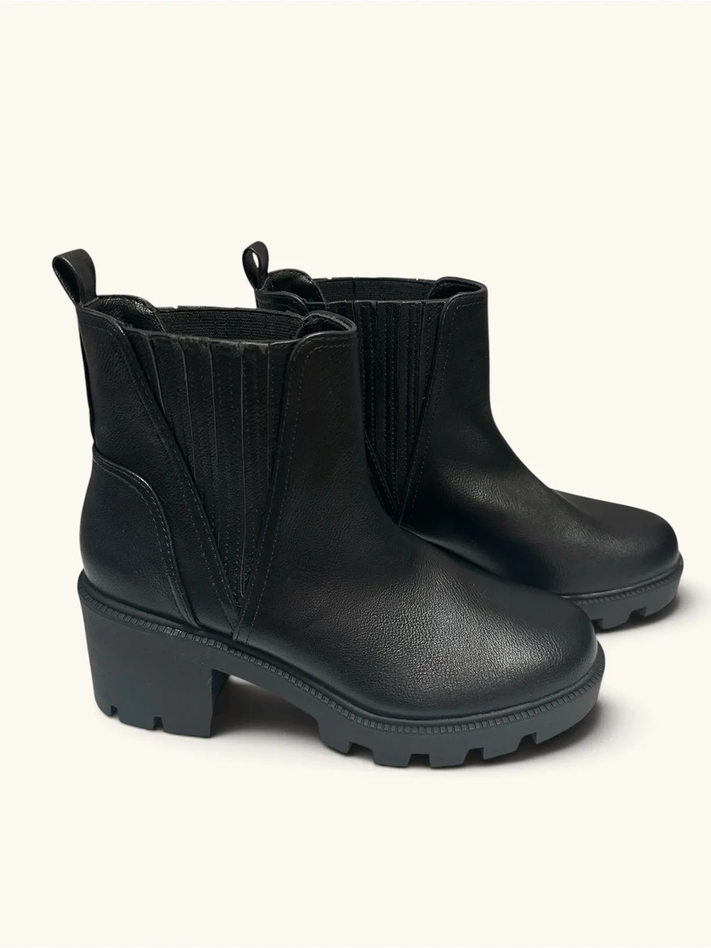Dolce Vita. NWOT. Black Lug Sole Chelsea Ankle Boots